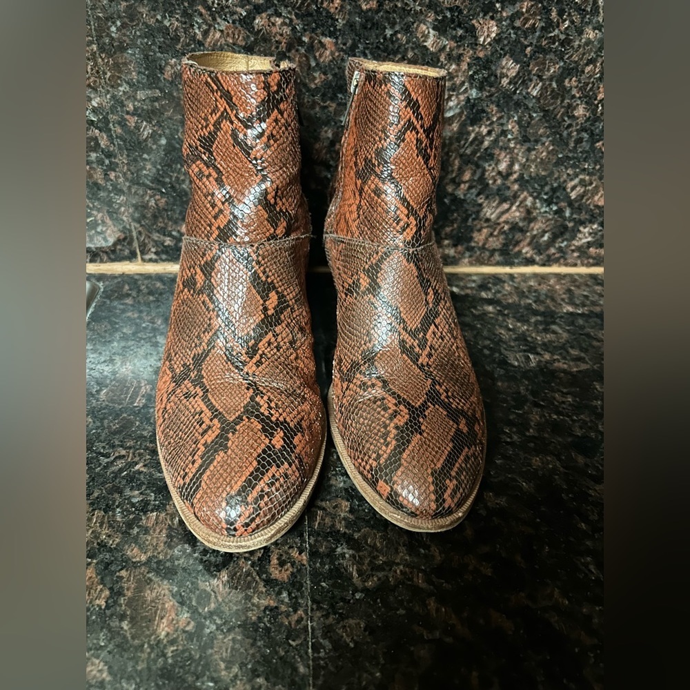 MADEWELL The Rosie Ankle Boot in Snake Embossed Leather 9.5 - Picture 5 of 17